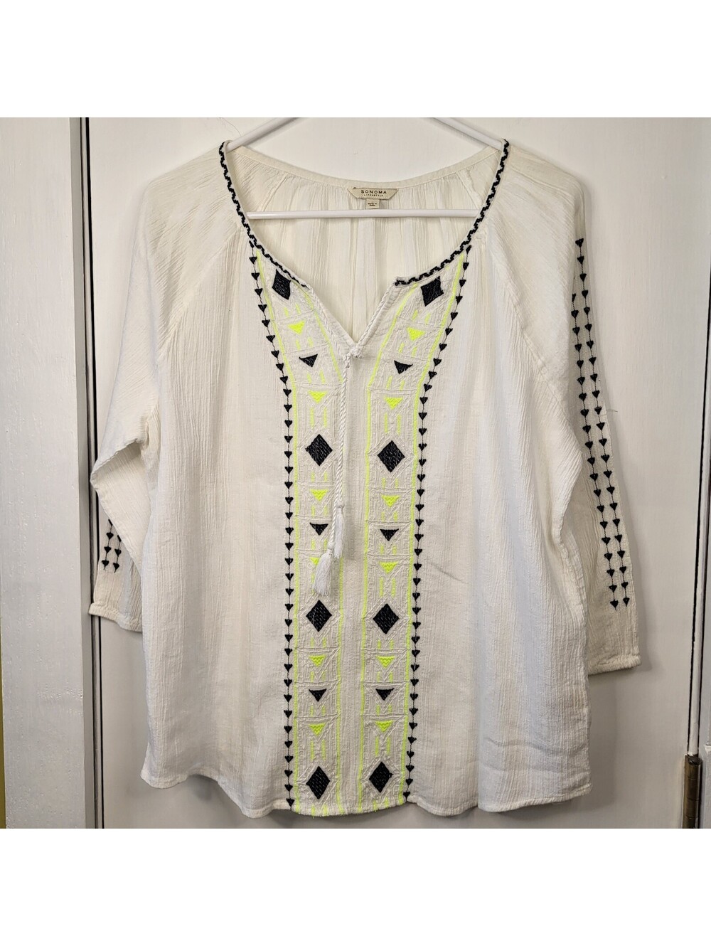 Sonoma white pullover peasant blouse features a bohemian design women's Large